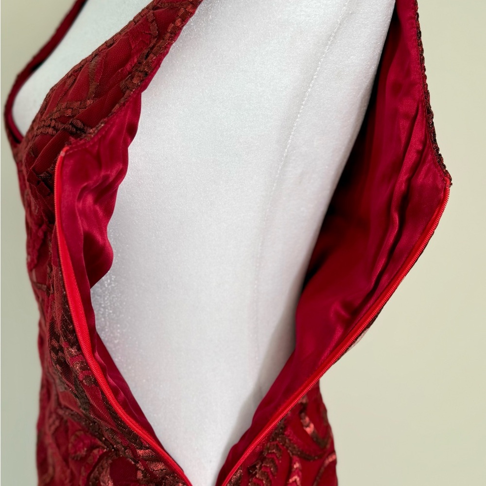 VTG ~ Peggy Jennings Couture ~ Elegant Burgundy Embroidered with Tulle Gown. - Picture 8 of 11